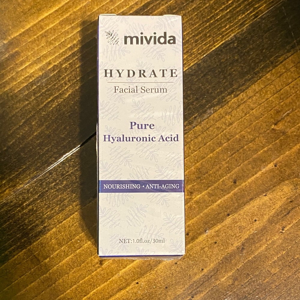 VIDA Hydrate Facial Serum - White and Purple